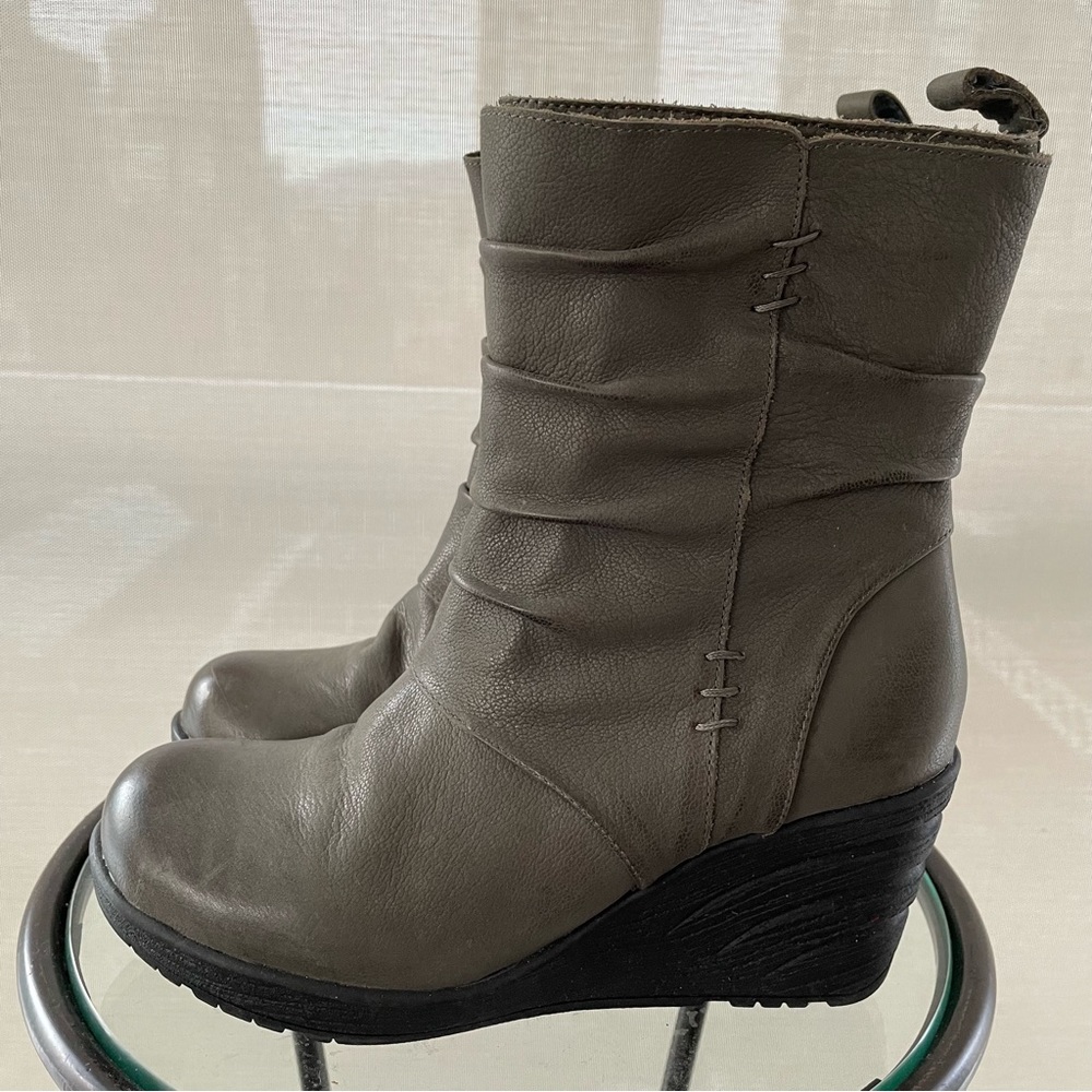 EUC Miz Mooz grey leather wedge heel boots from NYC!  Size 7/37.5